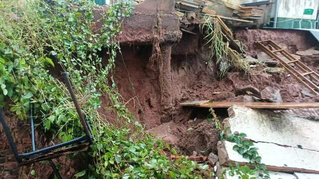 Muro de Escola em Bela Vista Cai devido a Chuvas Fortes