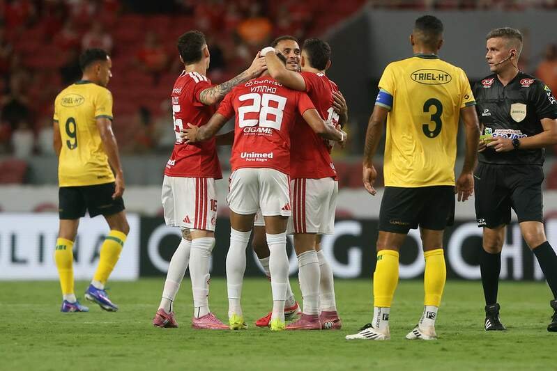 Internacional avança para a final do Campeonato Gaúcho após vencer Ypiranga por 4 a 0