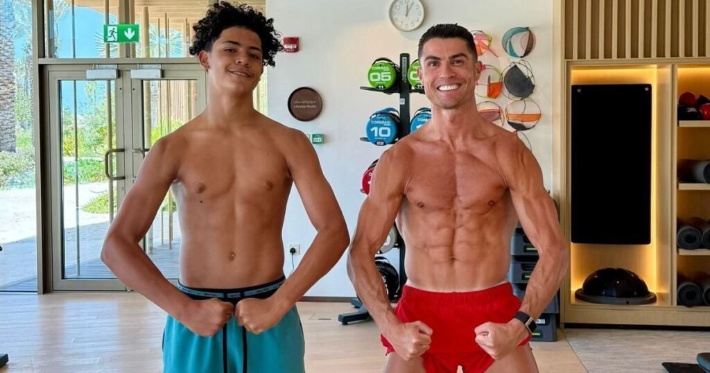 Cristiano Ronaldo Completa 42 Anos Exalando Beleza e Evolução Física Invejável