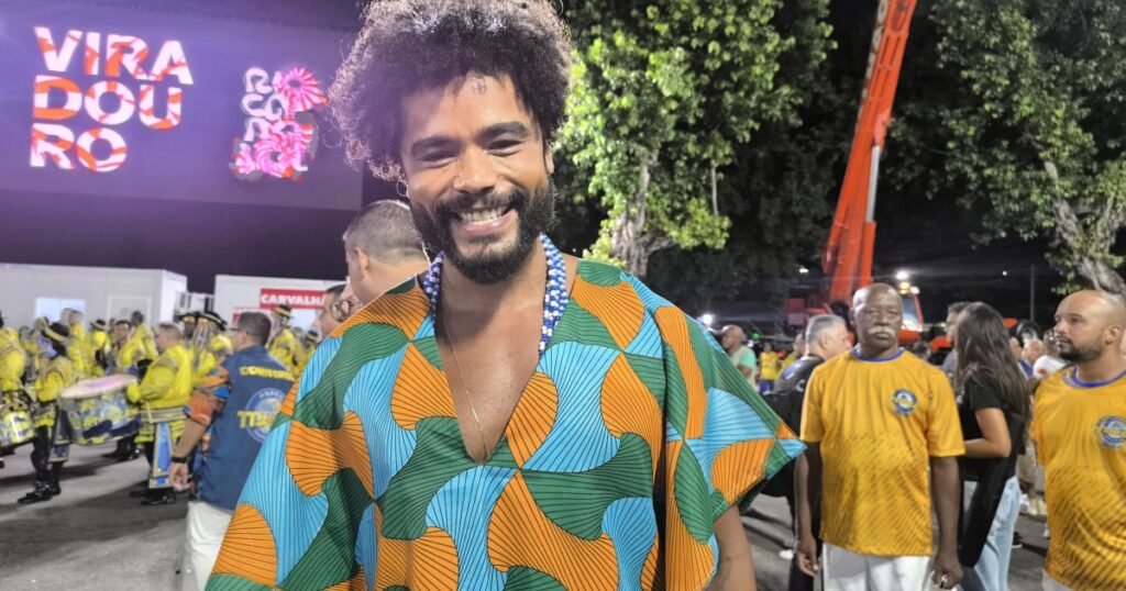 Diogo almeida celebra enredo sobre carolina maria de jesus