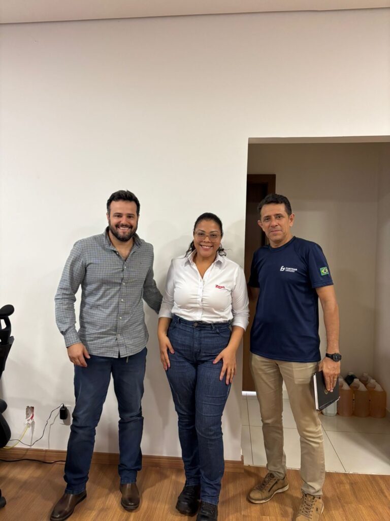 Secretário e gestor de Iguatemi visitam fábrica para fortalecer parceria em recrutamento local