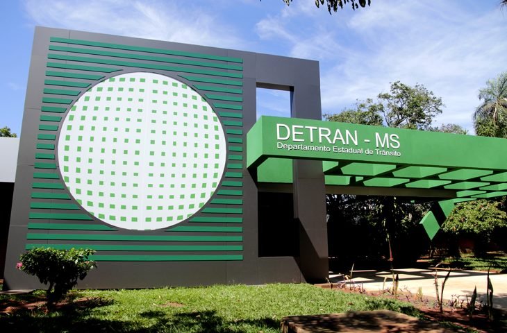 Detran-Ms ajusta expediente durante o Carnaval 2026 com medidas de atendimento e alerta para can