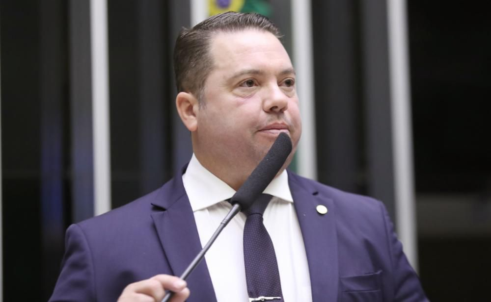 Rodolfo Nogueira assina PEC que reduz IPVA e cria teto para gastos com publicidade institucional