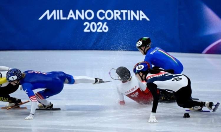 Atleta sofre corte na bochecha após queda em competição