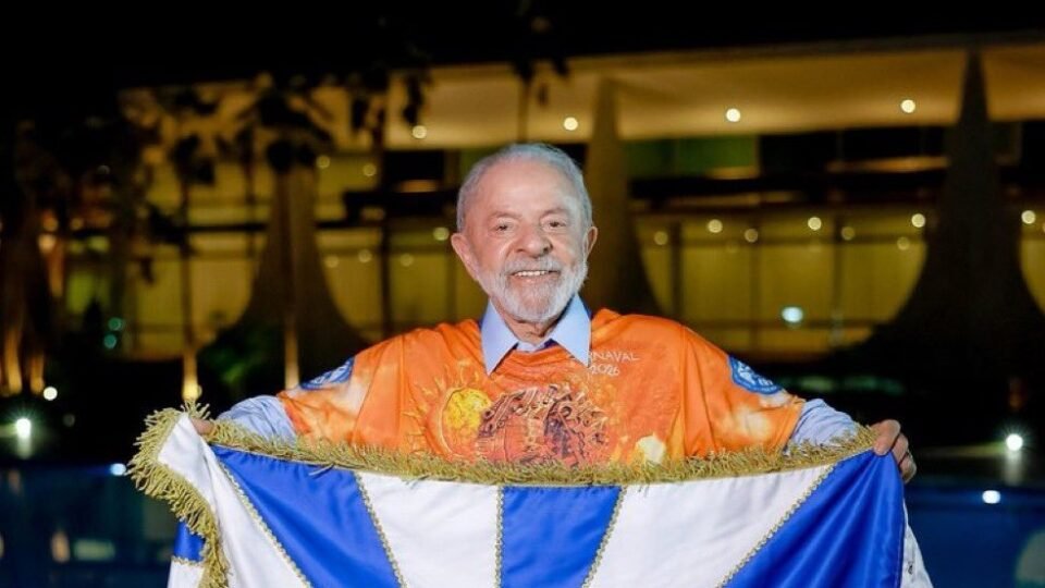 Pt pede para militância evitar manifestações eleitorais em desfile sobre Lula