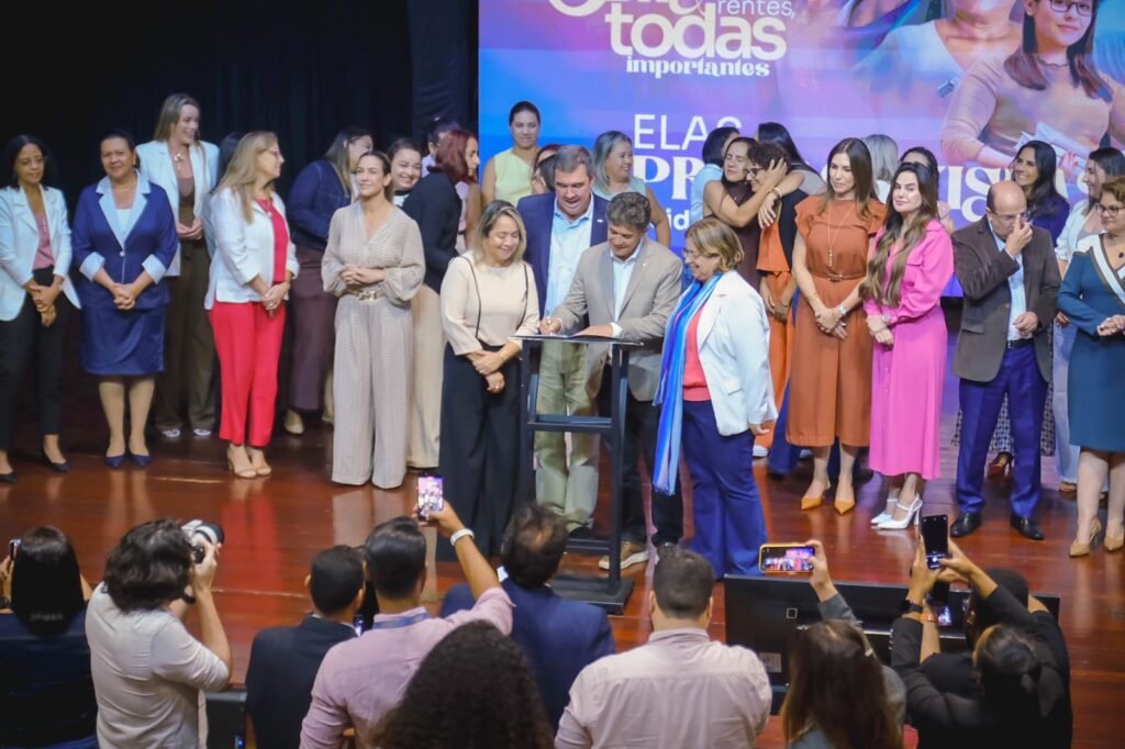 Lia Nogueira destaca a importância da proteção às mulheres em evento no Governo do Estado