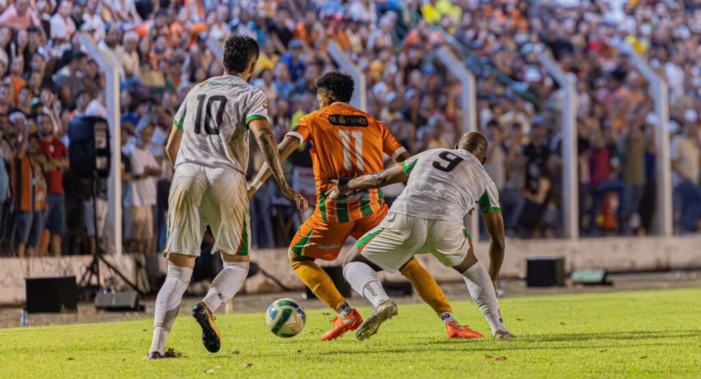 Bataguassu vence Naviraiense por 4 a 0 e avança para a final do Campeonato Estadual