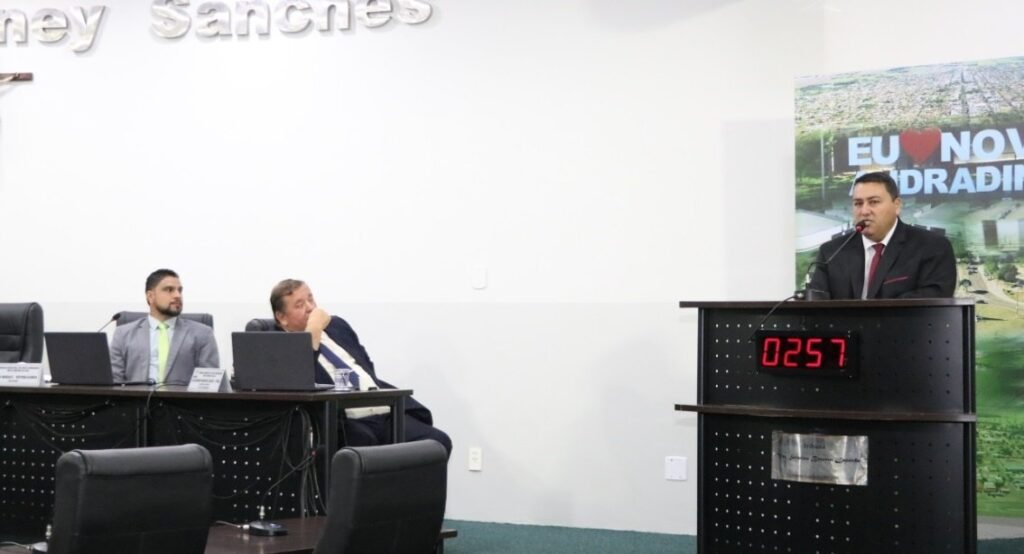 Taxa de iluminação pública questionada em Nova Andradina