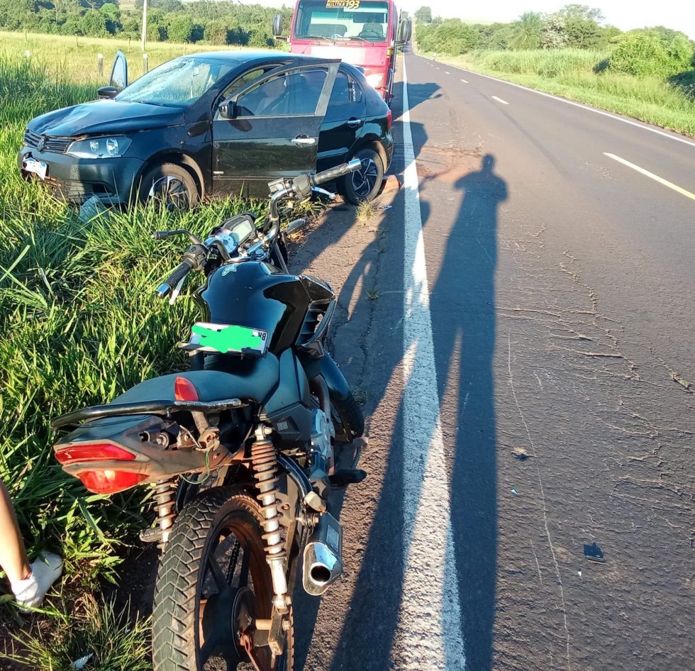 Acidente na BR-376 em Ivinhema deixa feridos em capotamento e colisão com moto