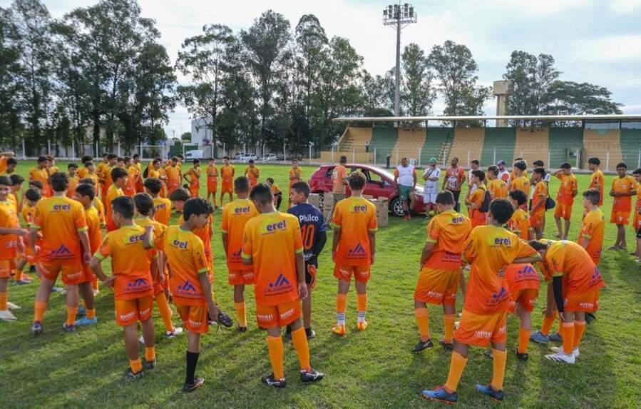 Clube Esportivo Naviraiense é condenado a pagar R$ 8,6 mil a atleta após decisão judicial