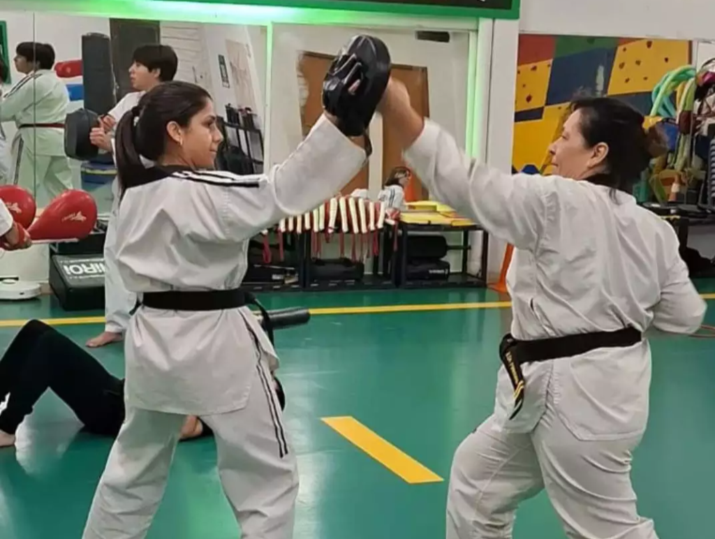 Aulas gratuitas de autodefesa urbana para mulheres