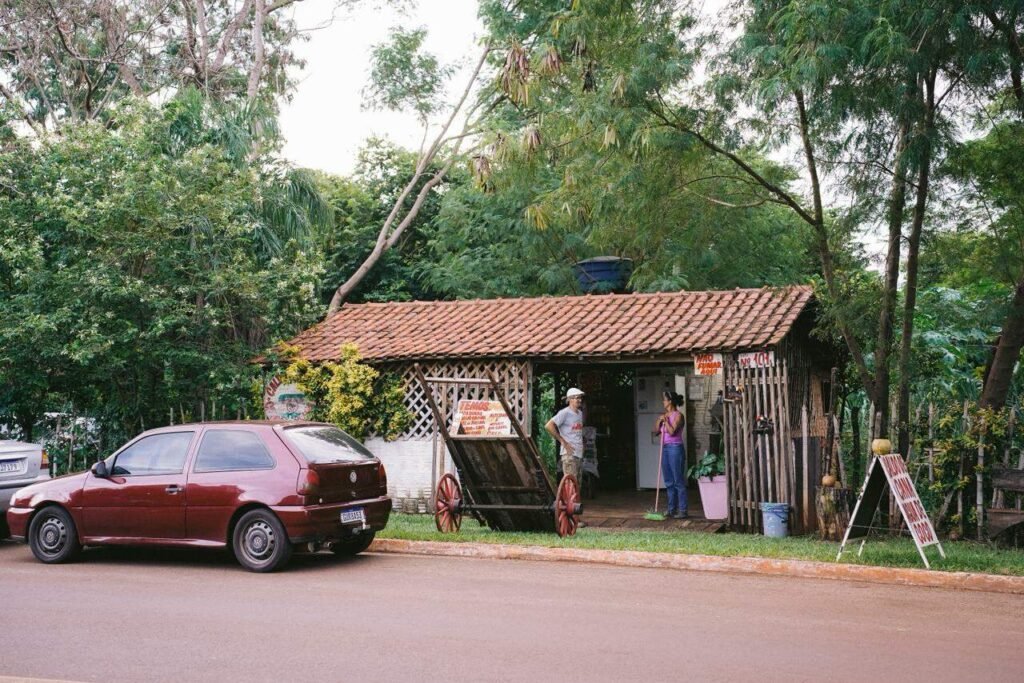 Moradores e comerciantes lutam contra ameaça de despejo no Córrego Bandeira em Campo Grande