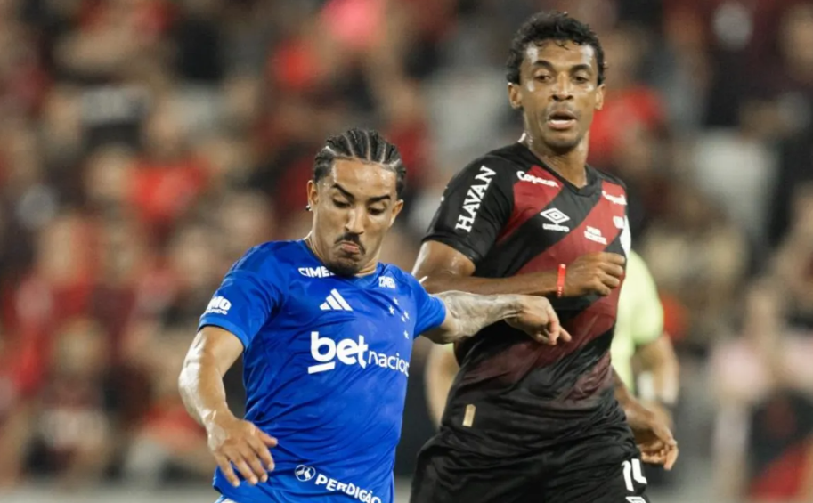 Cruzeiro é derrotado pelo Athletico-PR e continua sem vitórias no Brasileirão