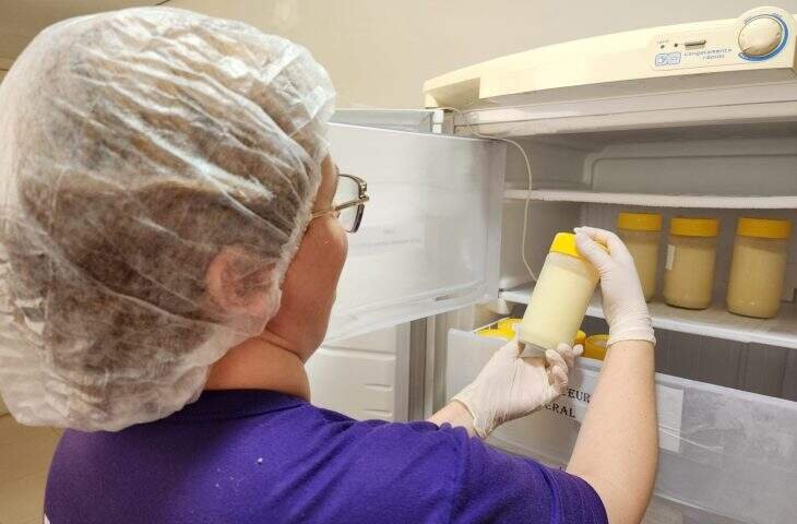 Aumento nas doações de leite materno em MS contrasta com estoque crítico no HU