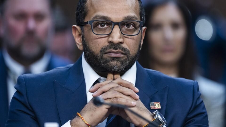 Grupo hacker vinculado ao Irã invade e-mail do diretor do FBI, expondo informações pessoais