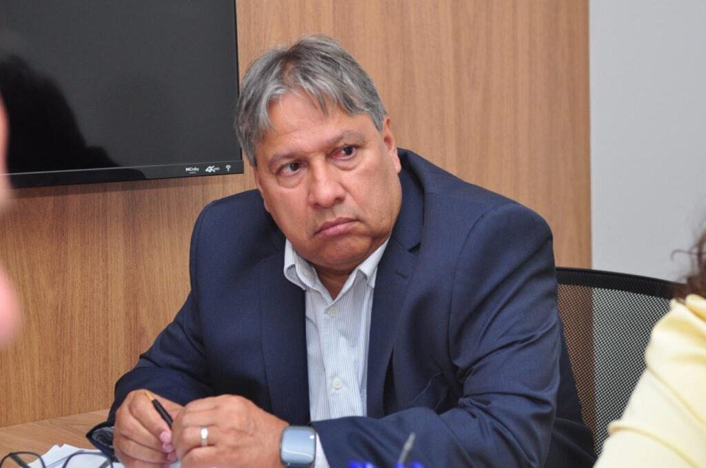 Suplência no Senado: nome especulado para substituir senador reeleito