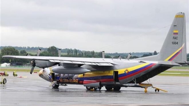 Avião da Força Aérea Colombiana cai durante transporte de soldados em Putumayo