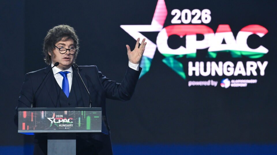 Javier Milei é destaque em conferência conservadora na Hungria com críticas ao socialismo