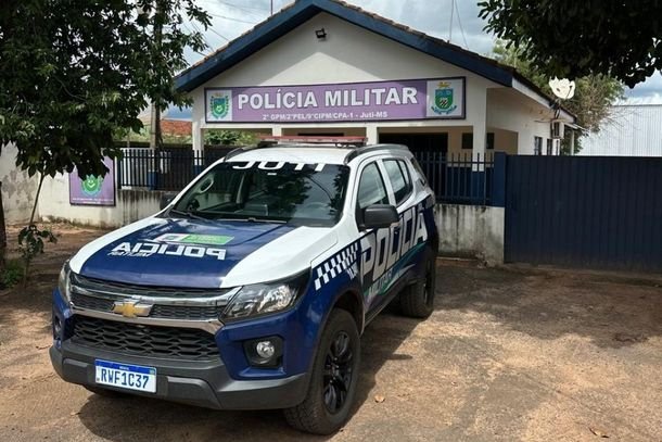 Casal é detido após tumulto e ofensas a policiais em hospital de Juti