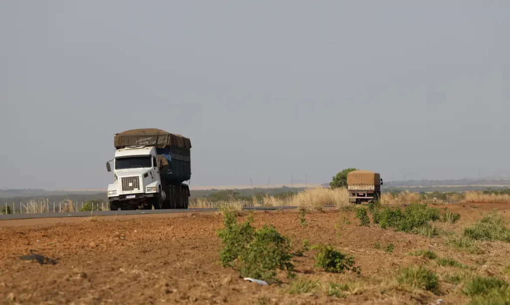 Governo sugere que estados reduzam imposto sobre diesel importado