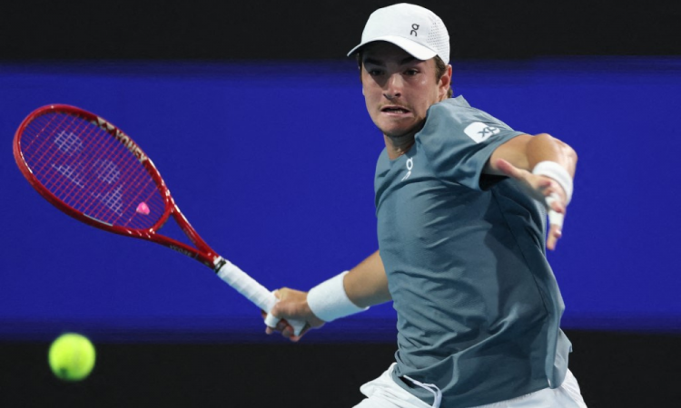 João Fonseca é eliminado pelo número 1 do mundo em Miami