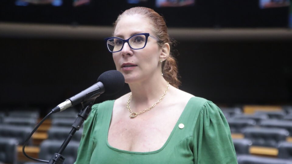 Marido de Zambelli pode convencê-la a aceitar extradição e desistir de recurso na Itália