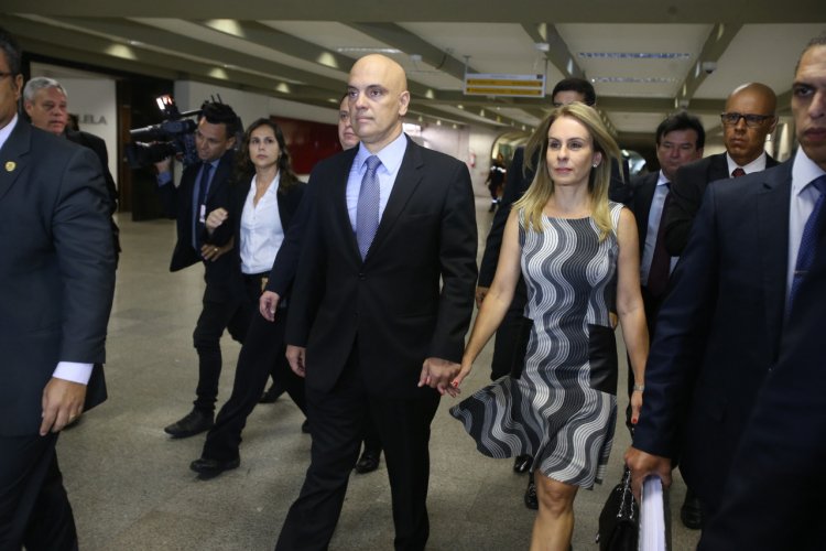 Viviane Barci de Moraes refuta mensagens de Daniel Vorcaro em investigação da CPI