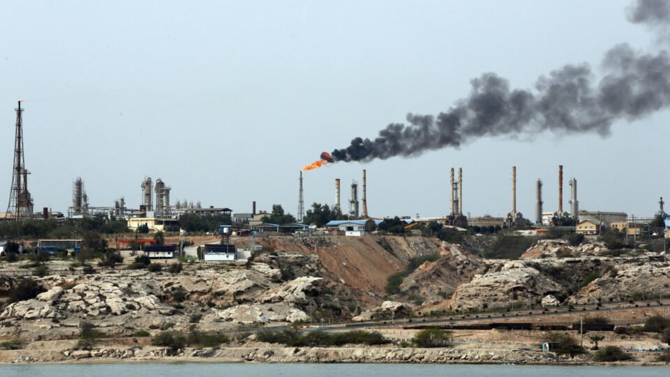 Trump deseja tomar petróleo do Irã e ocupar ilha estratégica