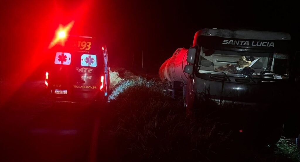 Acidentes na rodovia: motorista fica ferido após saída de pista