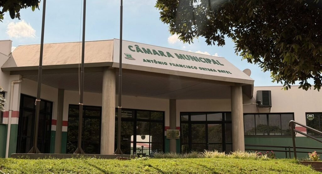 Nova Andradina pode aumentar número de vereadores de 13 para 15 em votação hoje