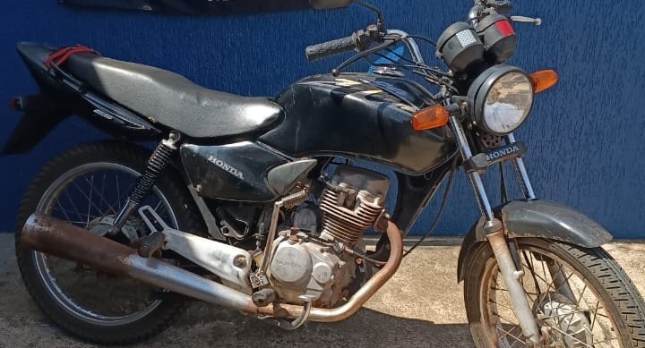 Homem é levado à delegacia após apreensão de motocicleta adulterada em Batayporã