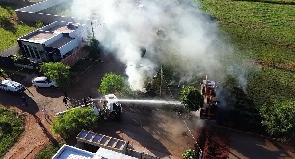 Incêndio atinge veículo de empresa de saneamento em Batayporã
