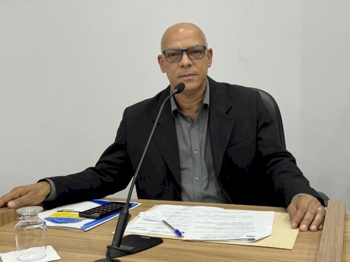 Claudião do Raio X pede reforma no posto da Agência dos Correios em Amandina