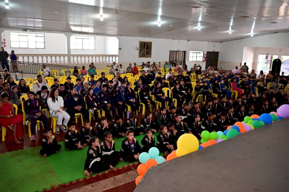 Ivinhema celebra conquistas no esporte com formatura do projeto Lutando pelos Sonhos