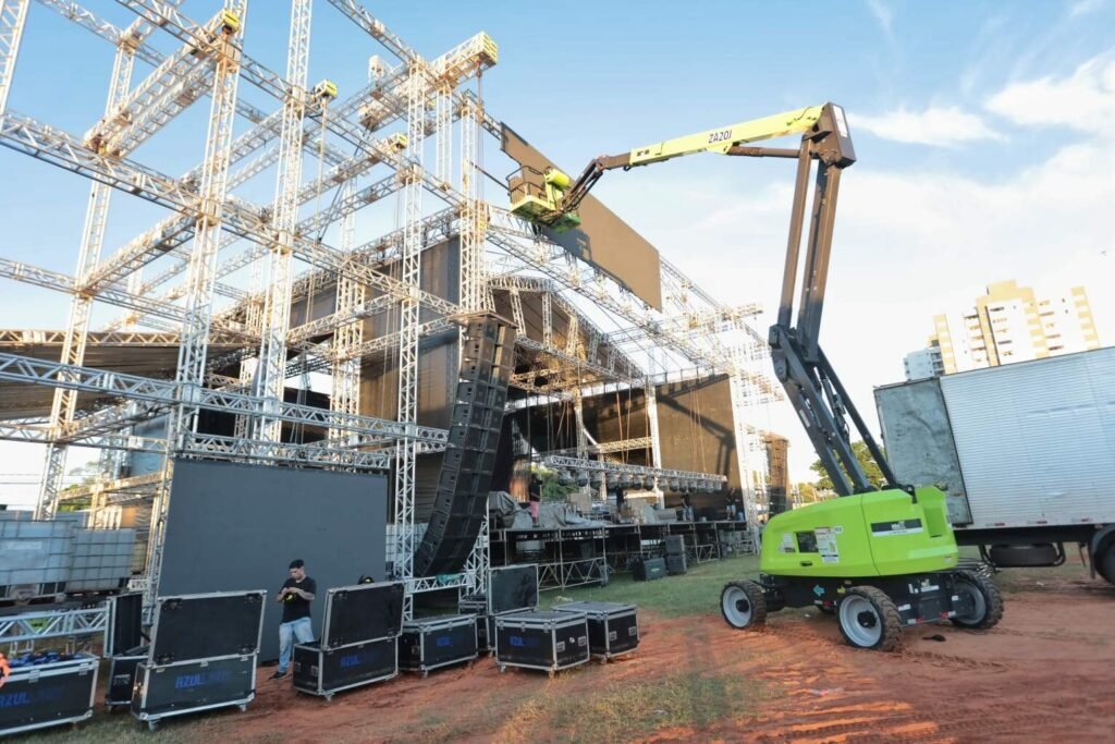 Estrutura do palco da Expogrande contará com 120 toneladas de alumínio e decoração local
