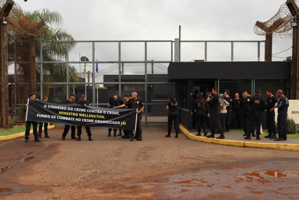 Policiais penais suspendem greve após alteração no fundo da PF pelo Governo Federal