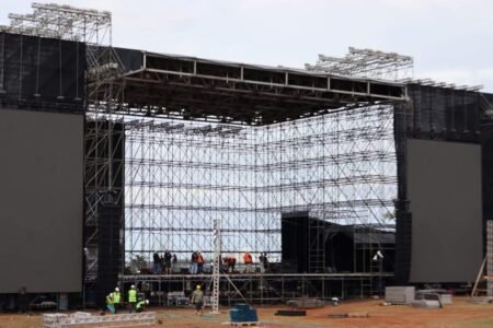 Guns N’ Roses traz estrutura de 842 toneladas e 35 mil espectadores ao Autódromo de Campo Grande