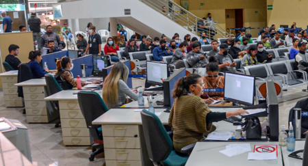 Atendimento especial em feriados e fins de semana para regularização de título eleitoral