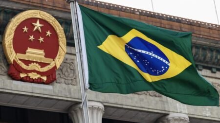 Disputa entre China e Estados Unidos impacta política brasileira sob Lula