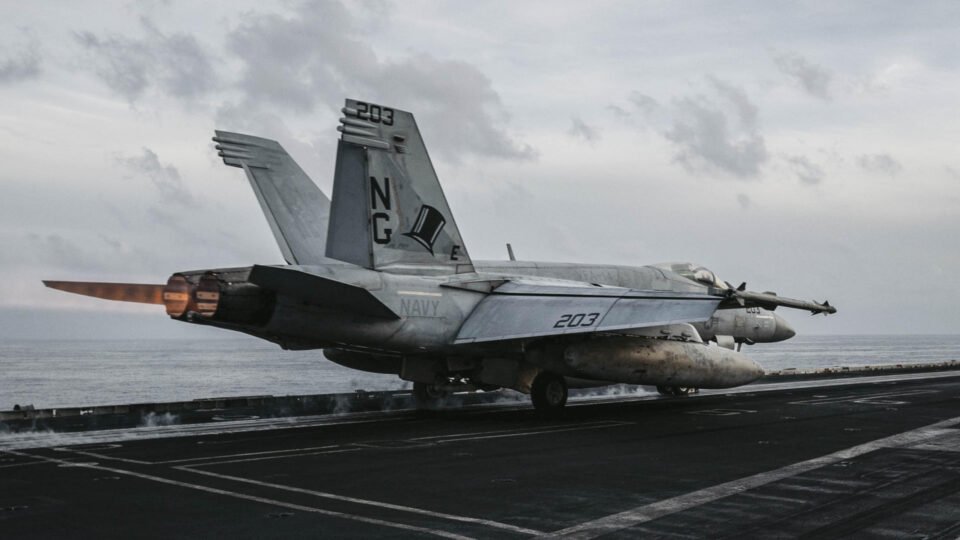 Trump confirma resgate de piloto americano no Irã após 36 horas de busca