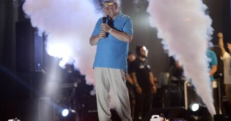 Rafael López-Aliaga é o favorito na eleição presidencial do Peru, mostra apuração inicial