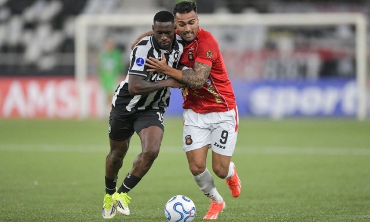Botafogo empata com Caracas na estreia da Sul-Americana e técnico enfrenta pressão