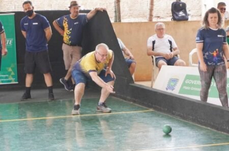Ponta Porã sedia Jogos da Melhor Idade com competição de bocha entre atletas idosos