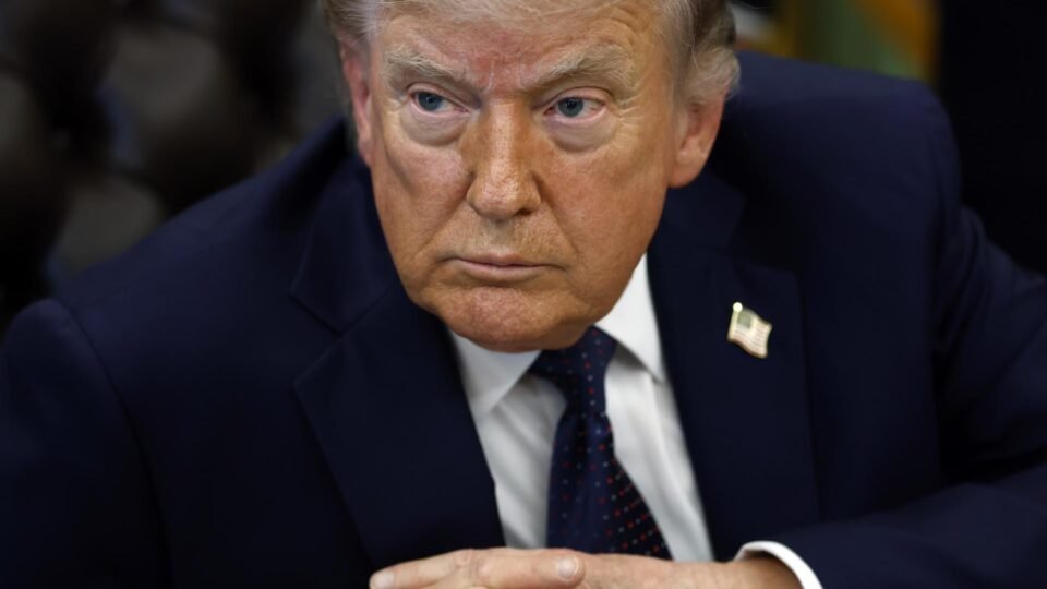 Casa Branca pede moderação no discurso político após tentativa de assassinato de Trump