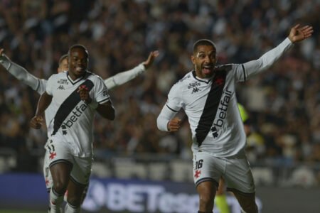 Vasco enfrenta Barracas Central pela Copa Sul-Americana nesta terça-feira