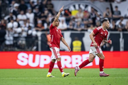 Corinthians perde para o Inter e estende jejum de vitórias