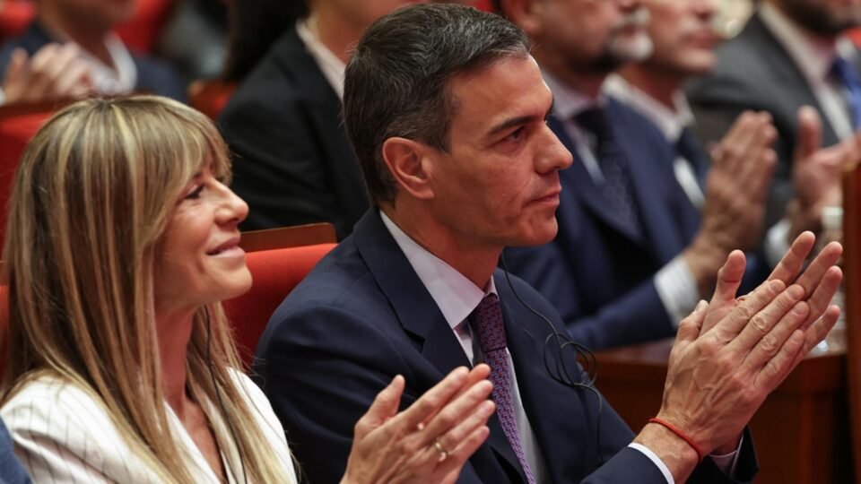 Begoña Gómez, esposa de Pedro Sánchez, é processada por crimes na Espanha