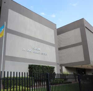 Mulher que esfaqueou companheiro em Dourados ganha liberdade