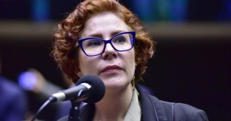 Carla Zambelli recorre da decisão que permitiu sua extradição ao Brasil