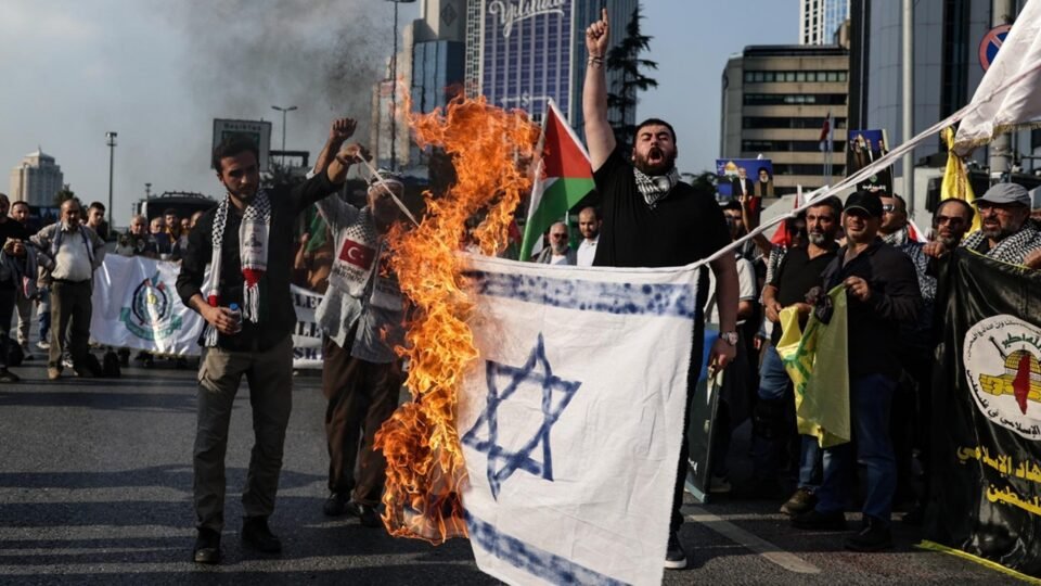 Tiroteio no Consulado de Israel em Istambul resulta em um morto e feridos